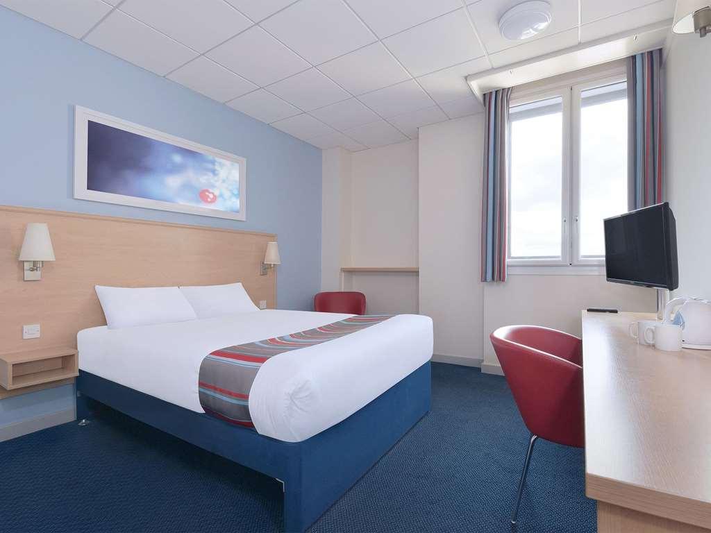 Travelodge Taunton Room photo